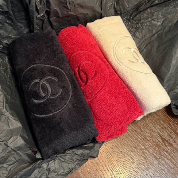 CHANEL Bath Rag Set - Picture 5 of 10